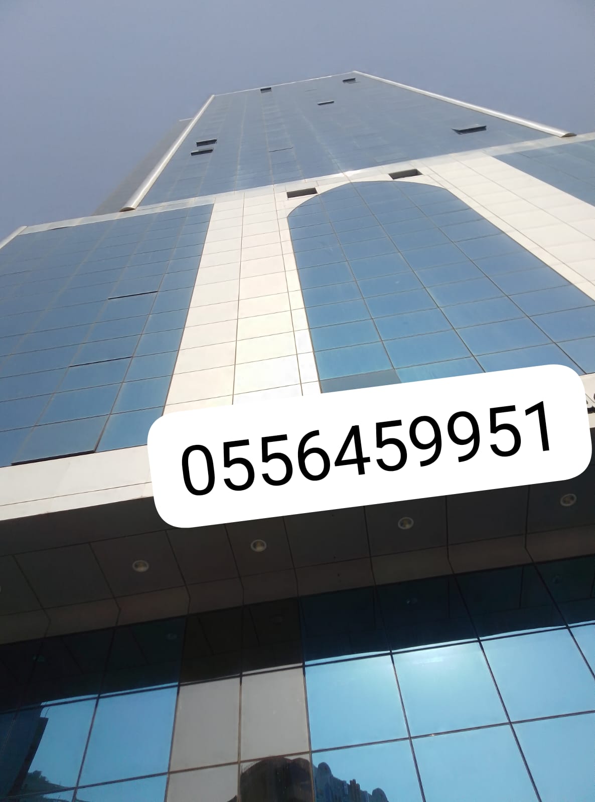 مشروع من أعمال زجاج وسكريت والمنيوم واستريكشر